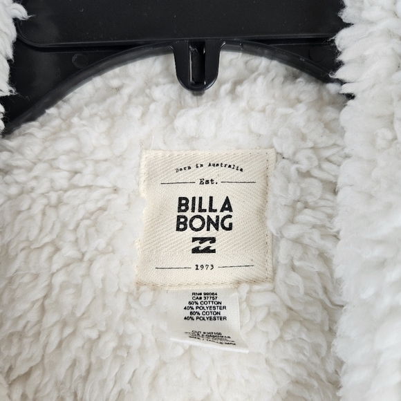 BILLABONG Aztec Print Sherpa Lined Poncho Size Medium - Picture 4 of 7